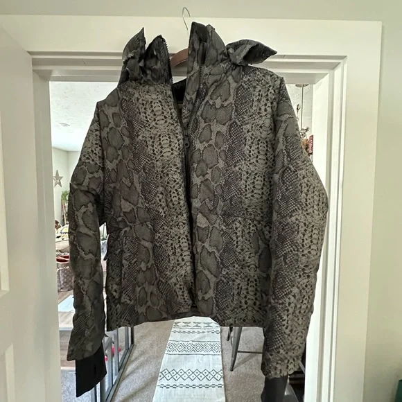 Varley Jackets Coats Varley Dorothy Ski Jacket New Size